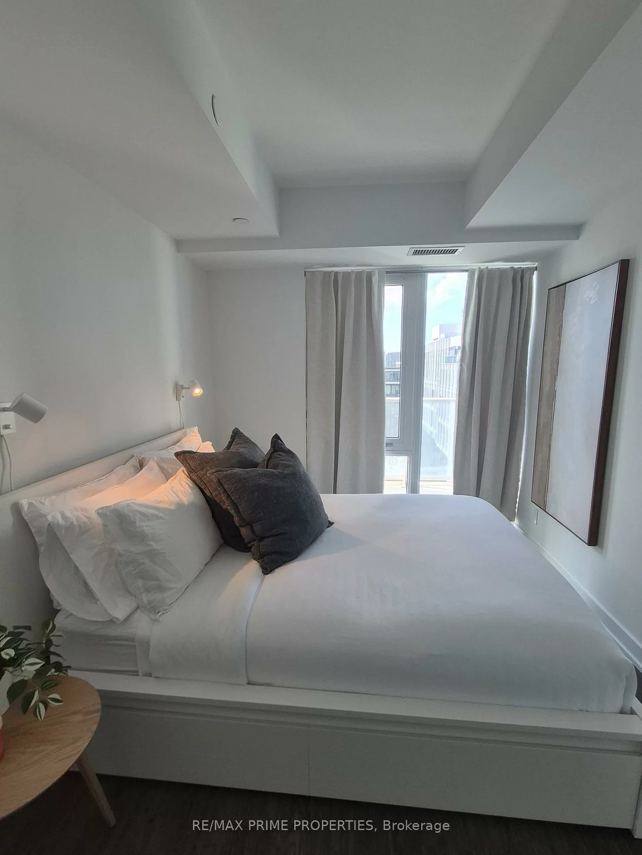 88, Queen, Church-Yonge Corridor, Toronto