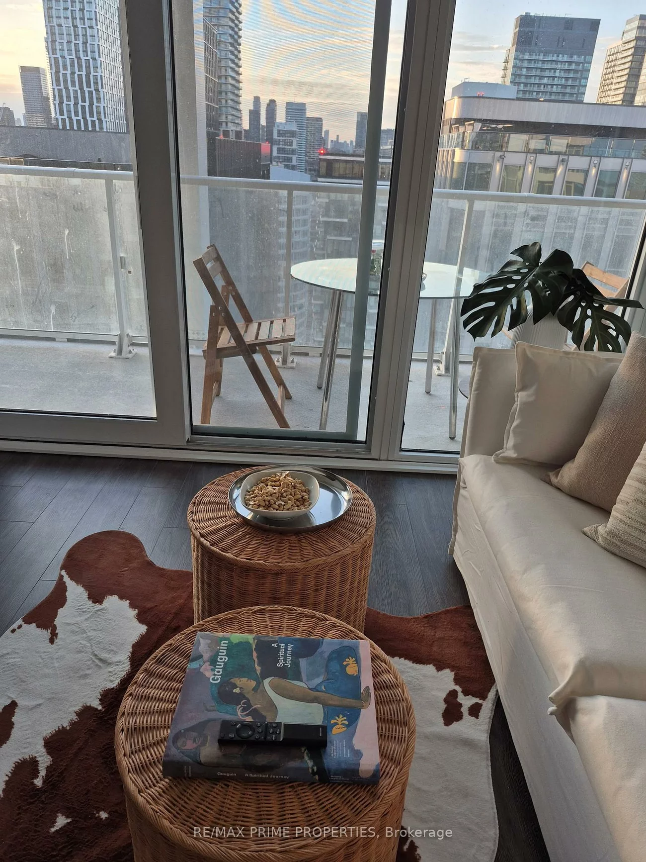 88, Queen, Church-Yonge Corridor, Toronto