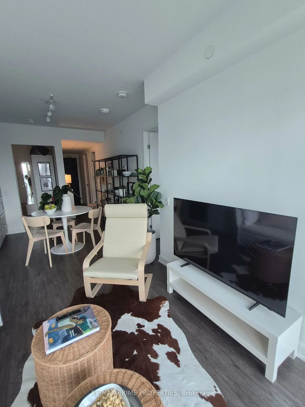 88, Queen, Church-Yonge Corridor, Toronto