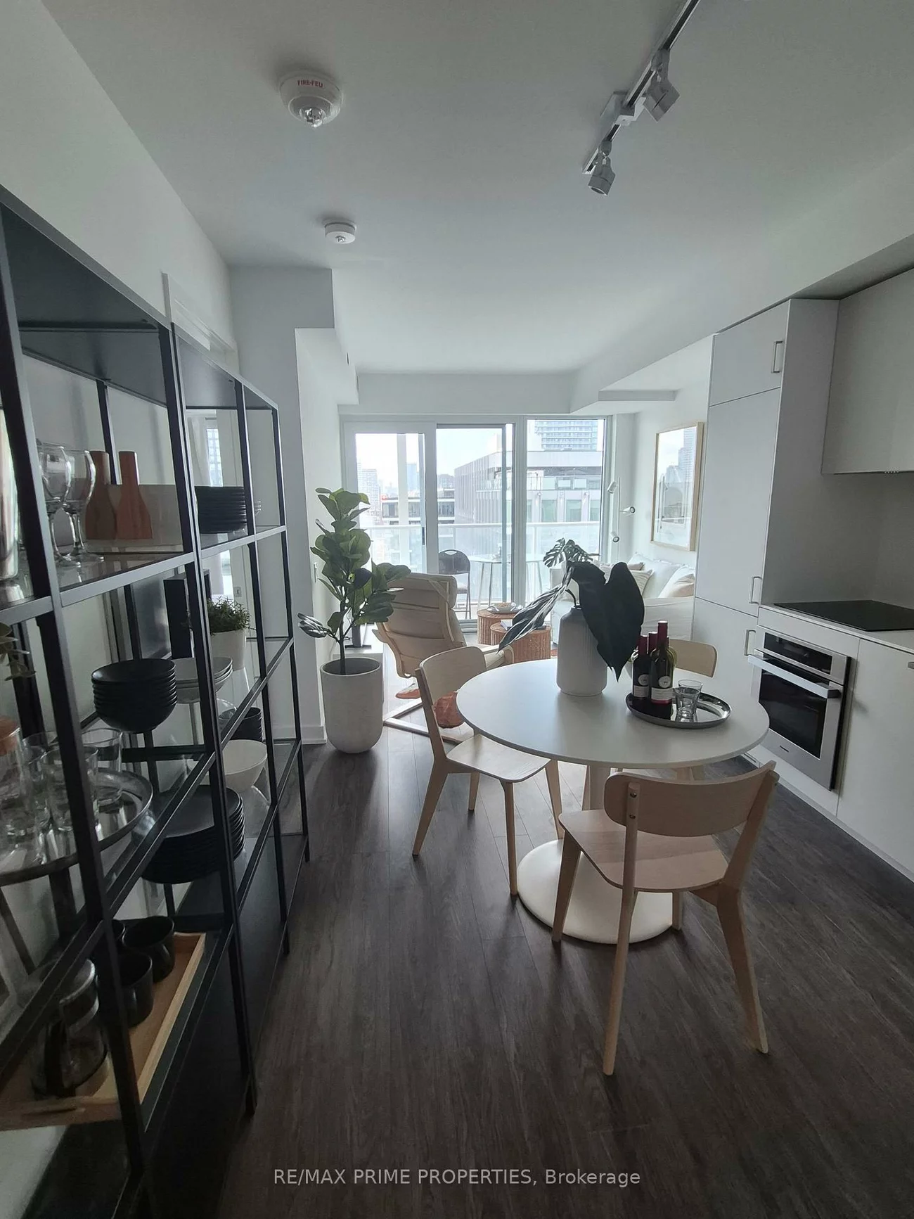 88, Queen, Church-Yonge Corridor, Toronto