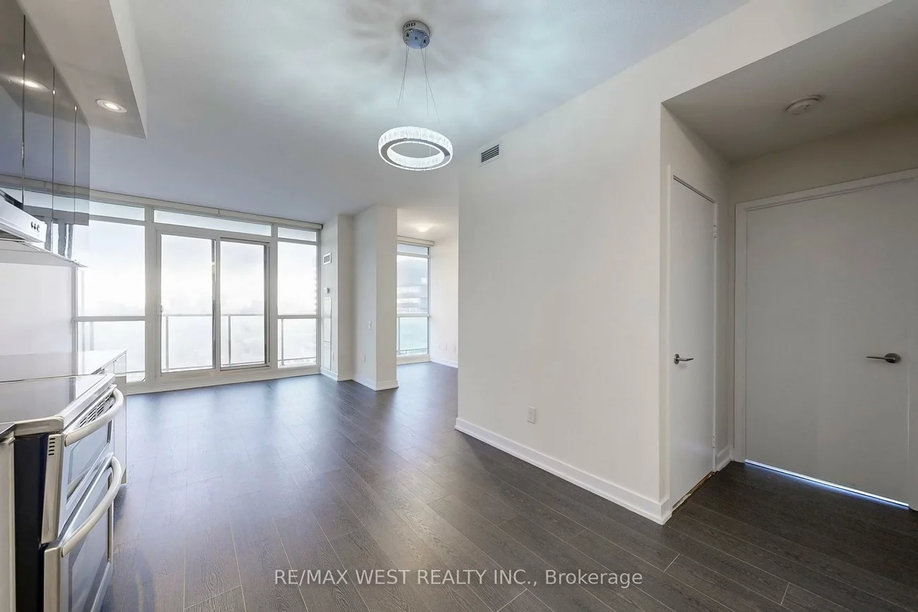 121, McMahon, Bayview Village, Toronto