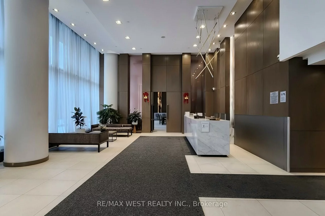 121, McMahon, Bayview Village, Toronto