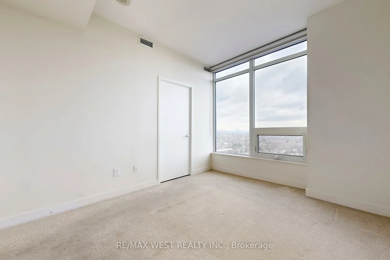 121, McMahon, Bayview Village, Toronto