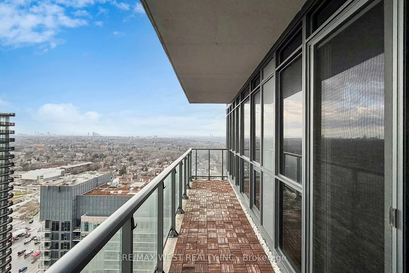 121, McMahon, Bayview Village, Toronto