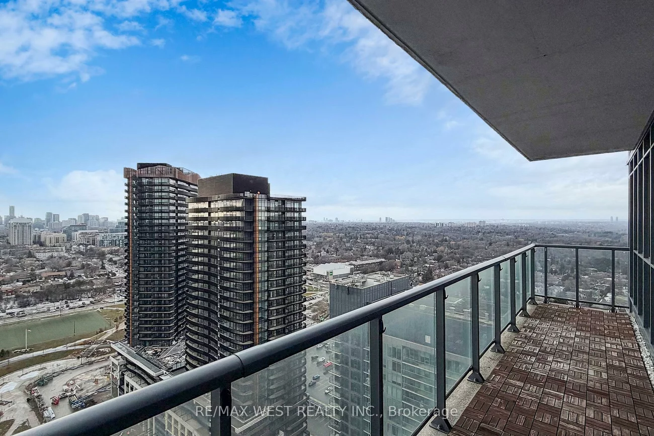 121, McMahon, Bayview Village, Toronto