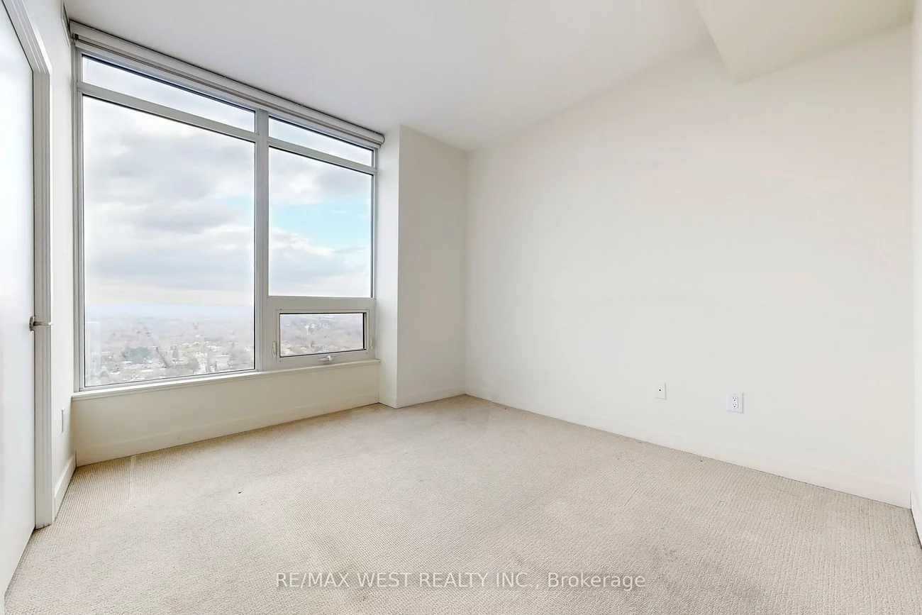 121, McMahon, Bayview Village, Toronto