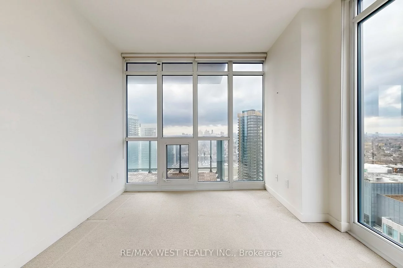 121, McMahon, Bayview Village, Toronto