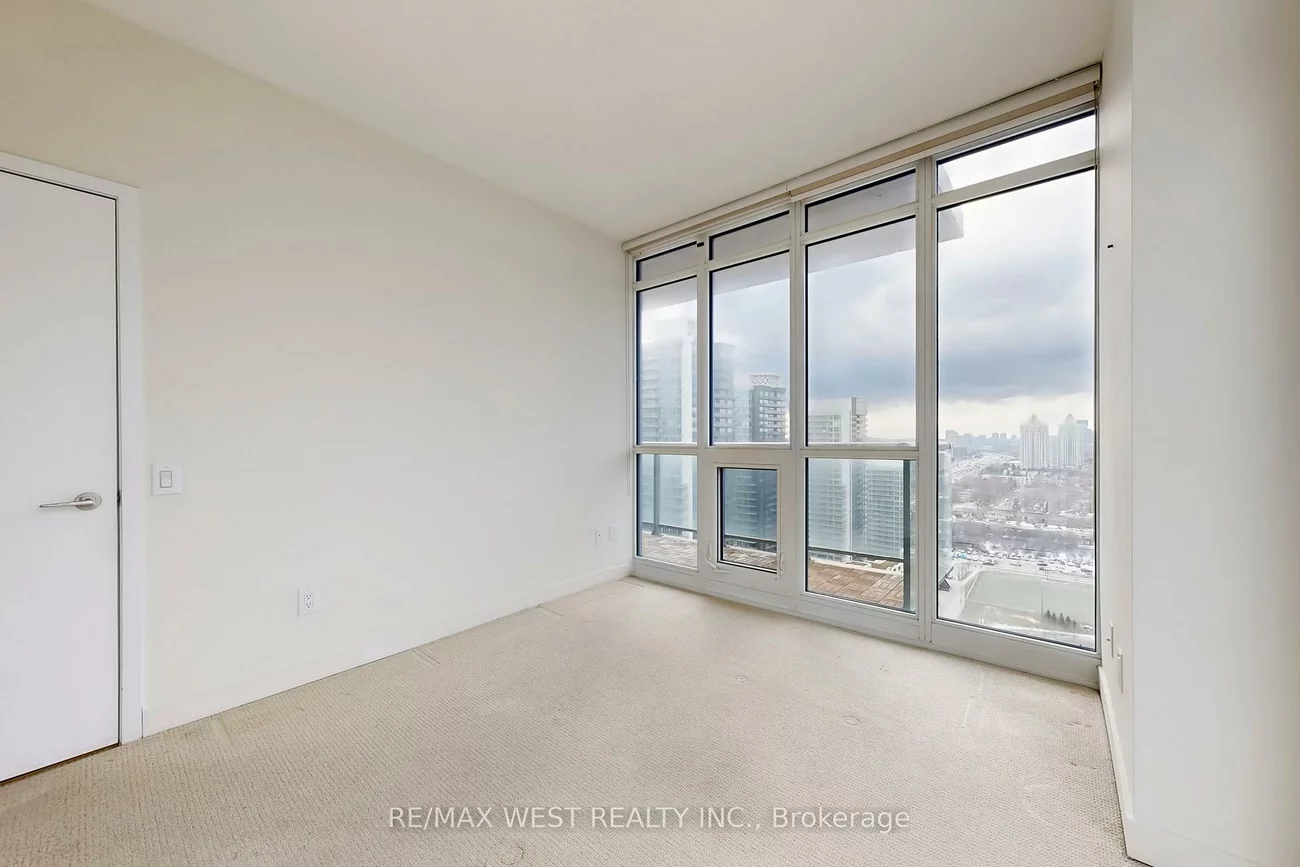 121, McMahon, Bayview Village, Toronto