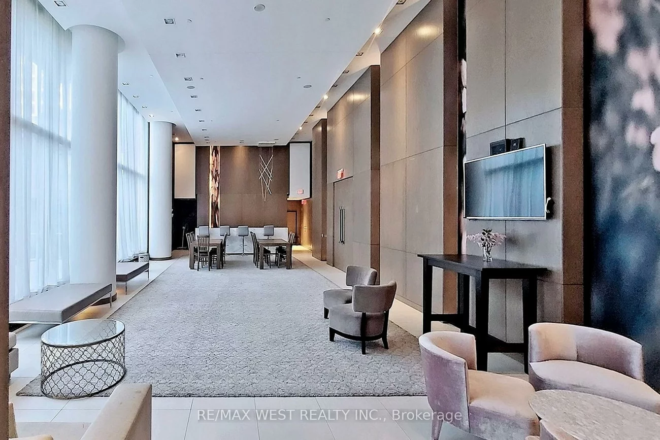 121, McMahon, Bayview Village, Toronto