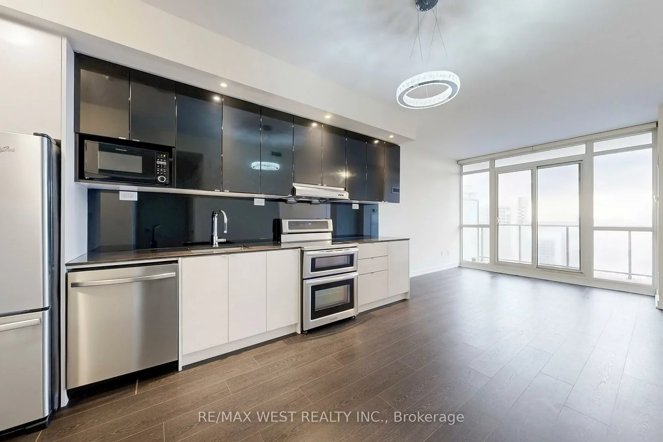 121, McMahon, Bayview Village, Toronto