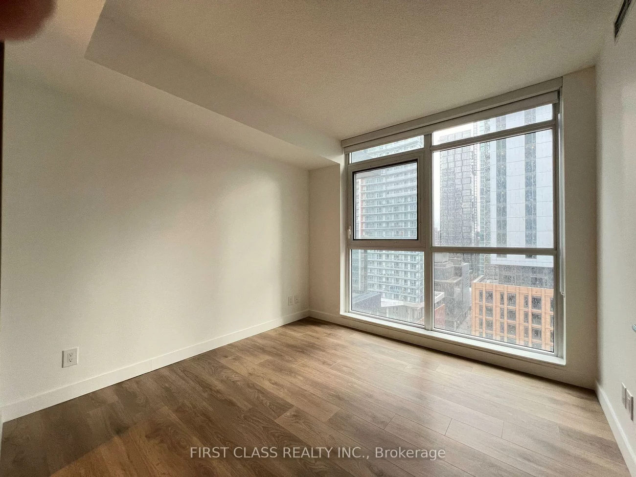 38, Widmer, Waterfront Communities C1, Toronto