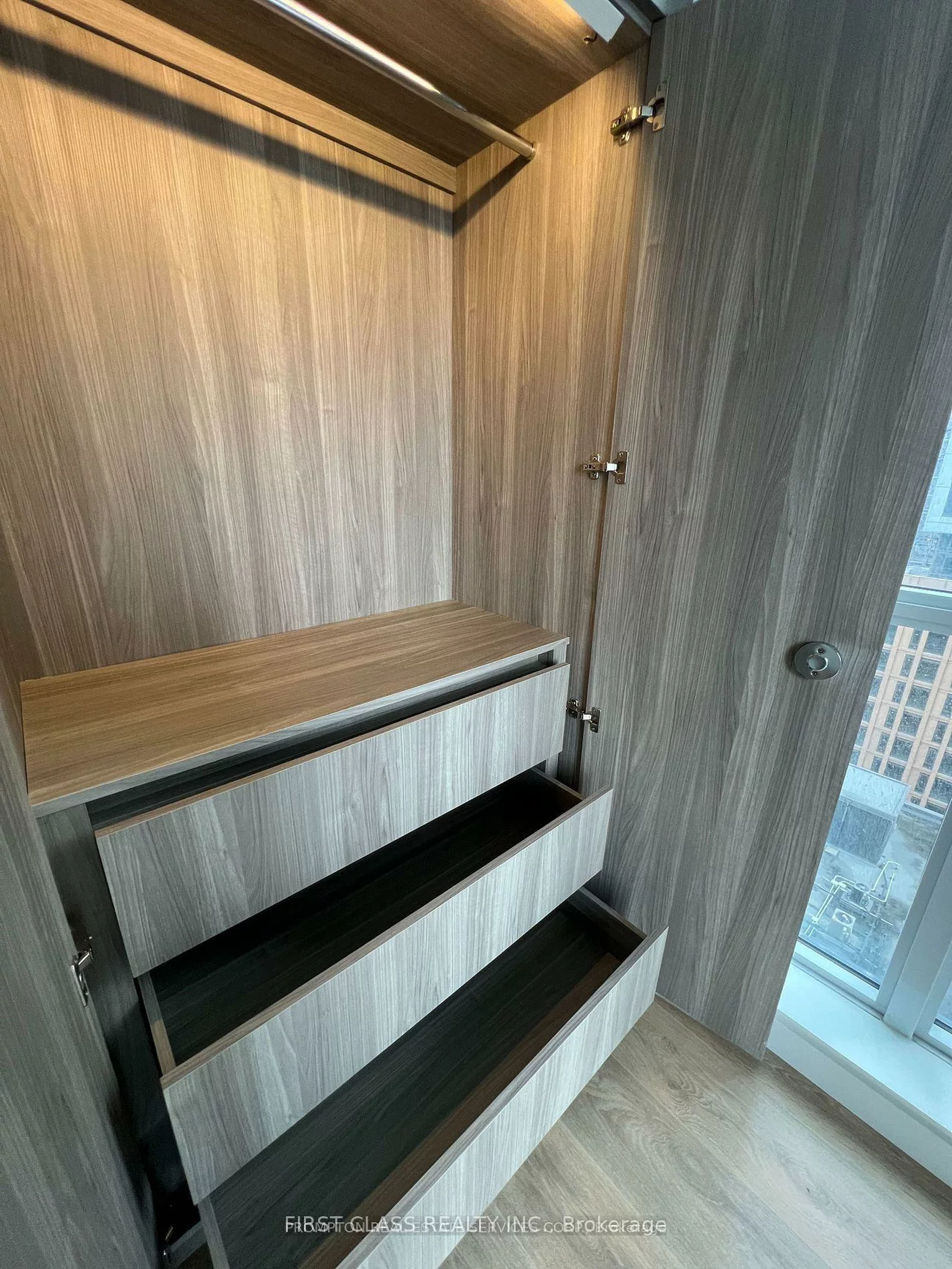 38, Widmer, Waterfront Communities C1, Toronto