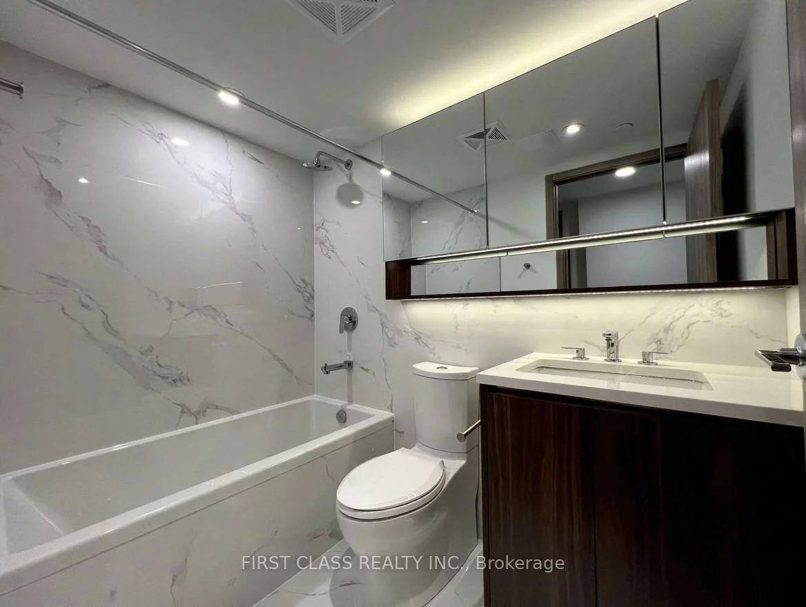 38, Widmer, Waterfront Communities C1, Toronto