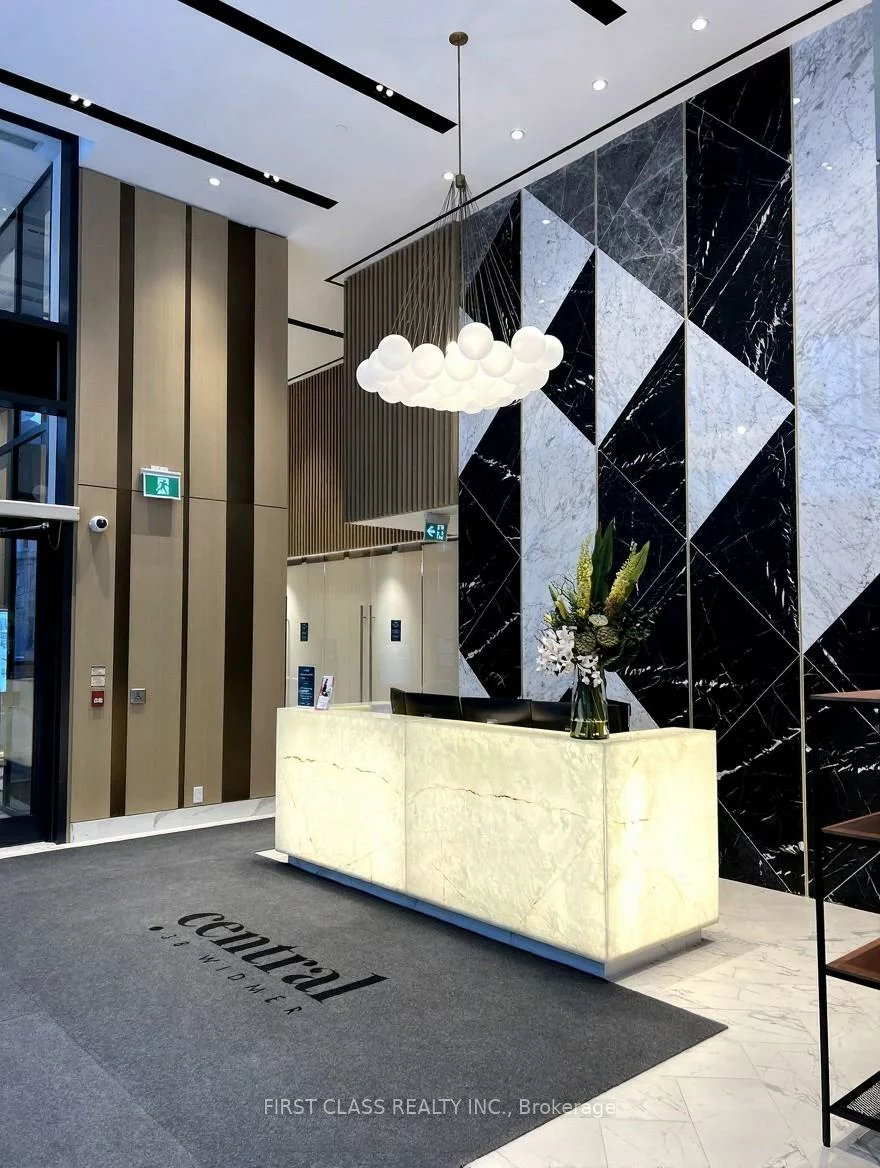 38, Widmer, Waterfront Communities C1, Toronto