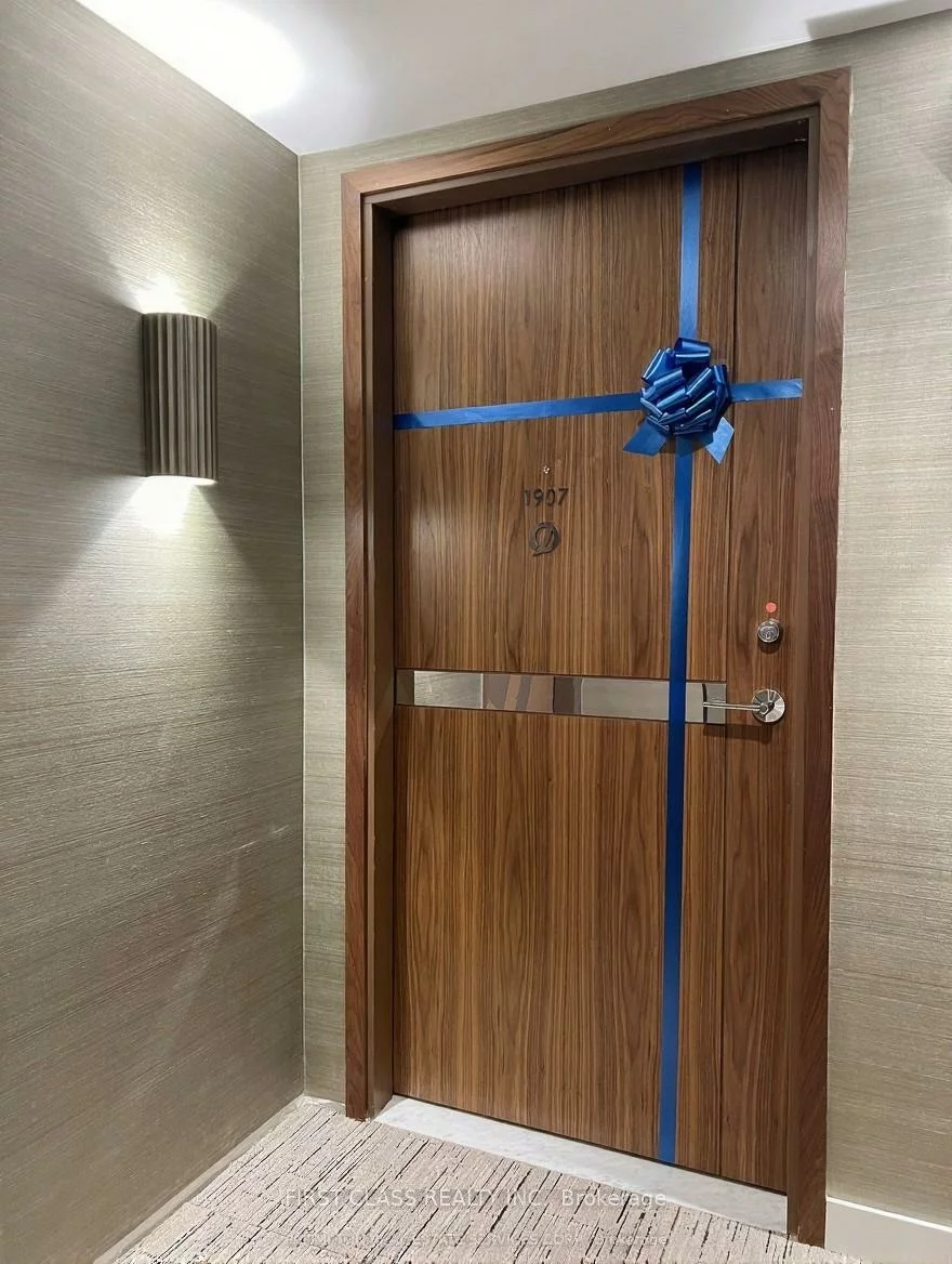 38, Widmer, Waterfront Communities C1, Toronto