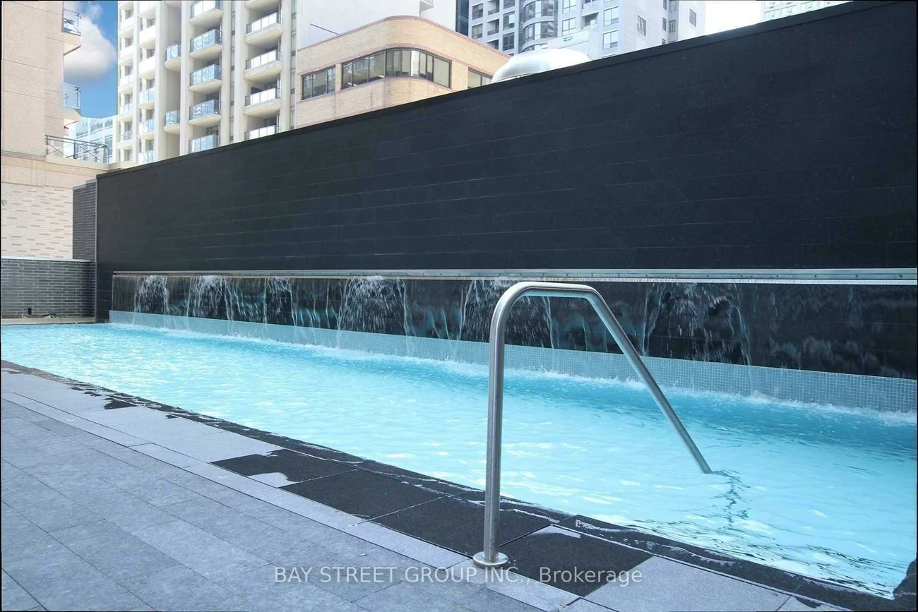 42, Charles, Church-Yonge Corridor, Toronto