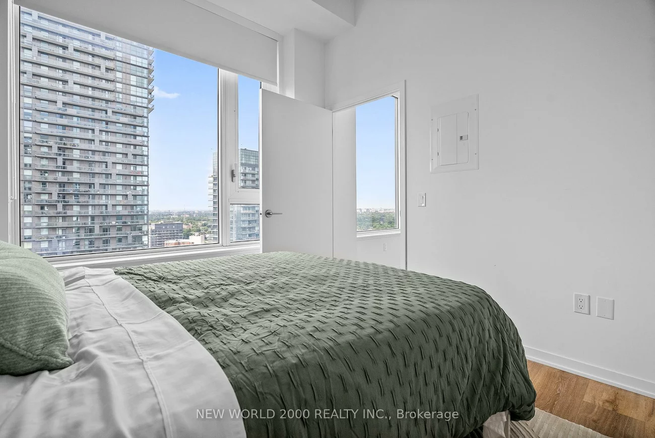 101, Roehampton, Mount Pleasant West, Toronto