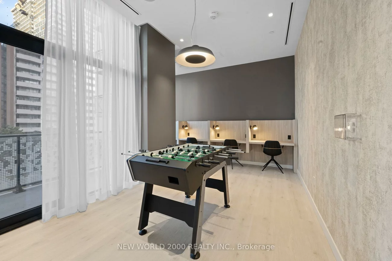 101, Roehampton, Mount Pleasant West, Toronto