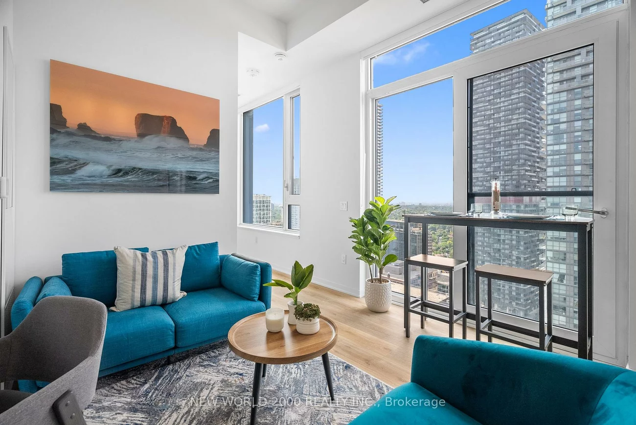 101, Roehampton, Mount Pleasant West, Toronto