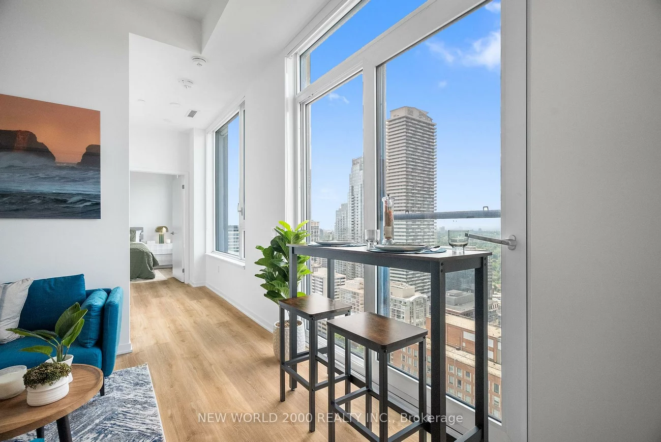 101, Roehampton, Mount Pleasant West, Toronto