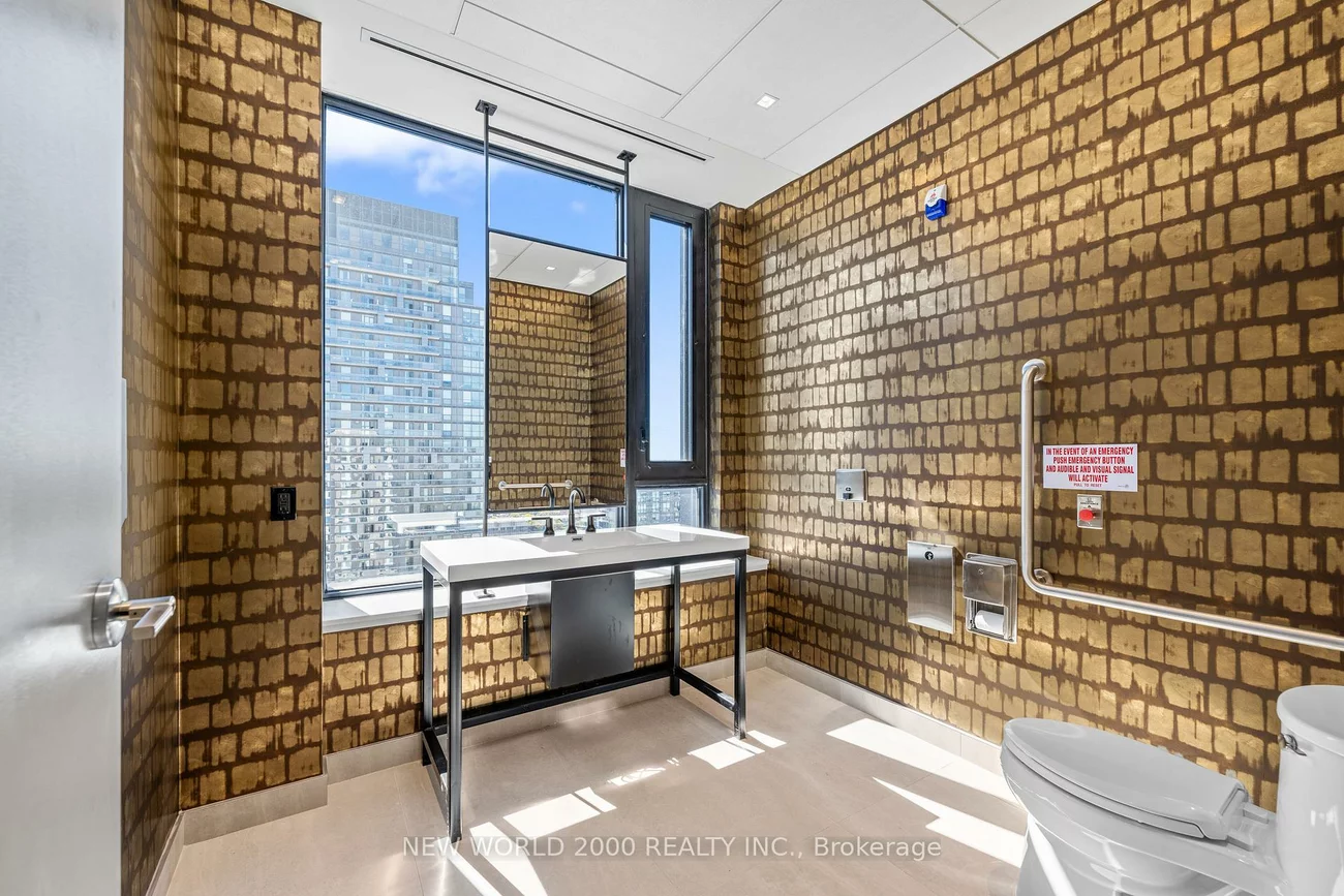 101, Roehampton, Mount Pleasant West, Toronto