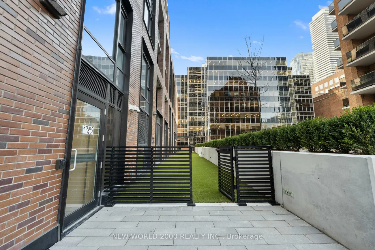 101, Roehampton, Mount Pleasant West, Toronto