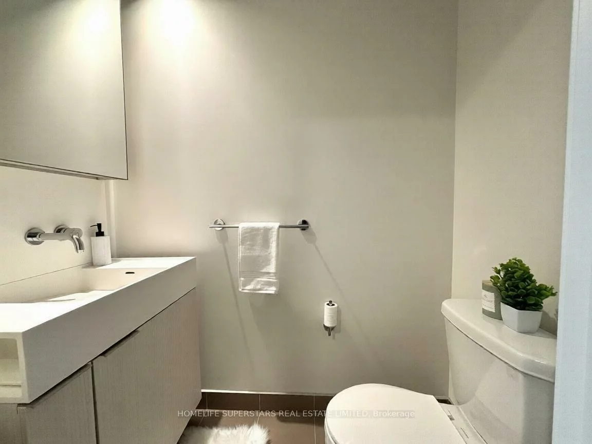 20, Richardson, Waterfront Communities C8, Toronto