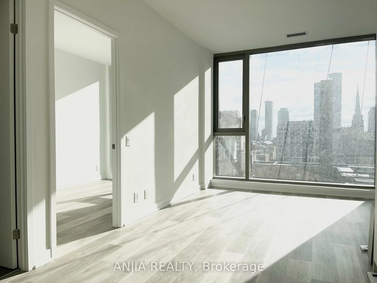 88, Queen, Church-Yonge Corridor, Toronto