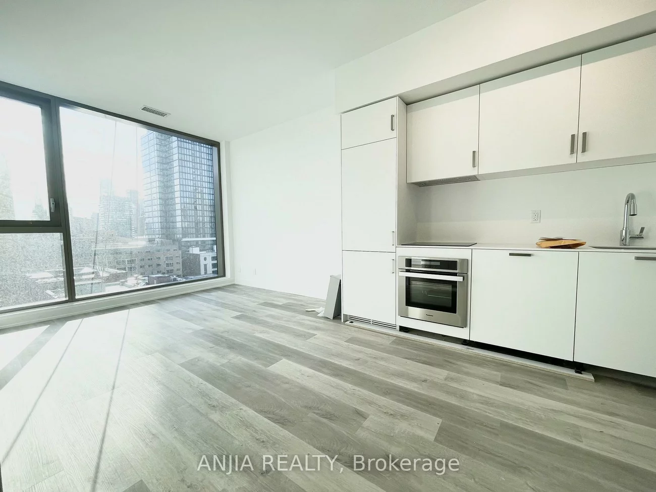 88, Queen, Church-Yonge Corridor, Toronto