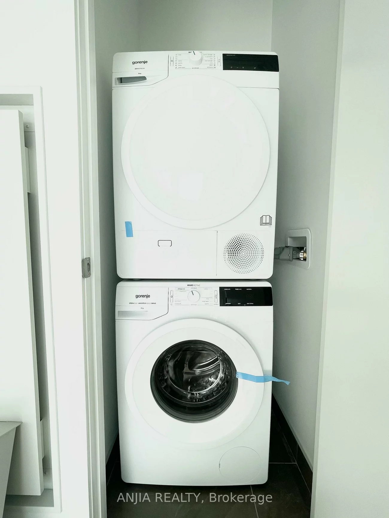 88, Queen, Church-Yonge Corridor, Toronto