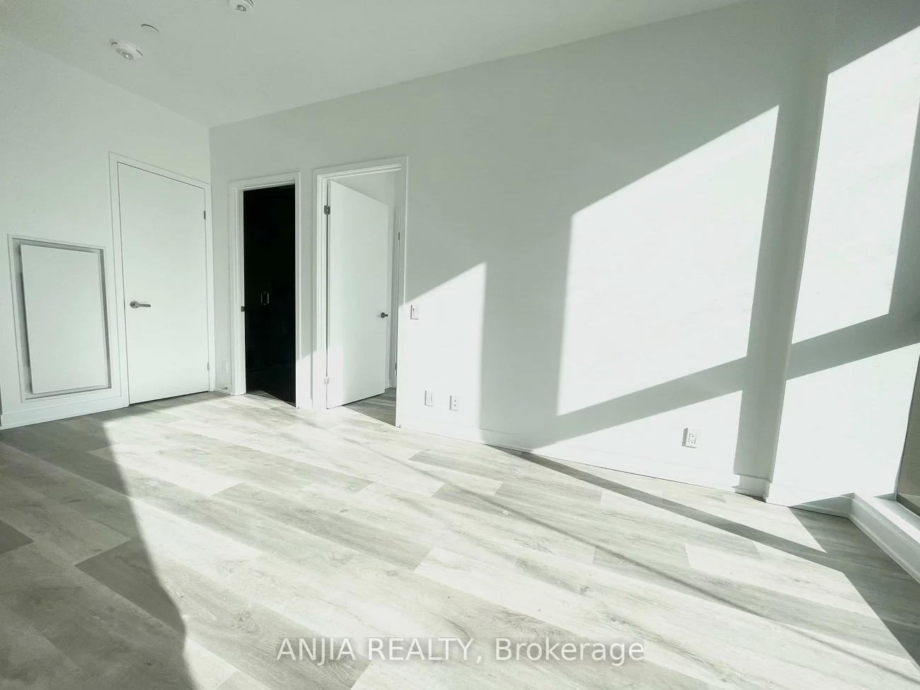 88, Queen, Church-Yonge Corridor, Toronto