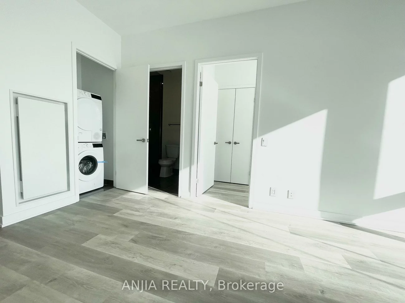 88, Queen, Church-Yonge Corridor, Toronto