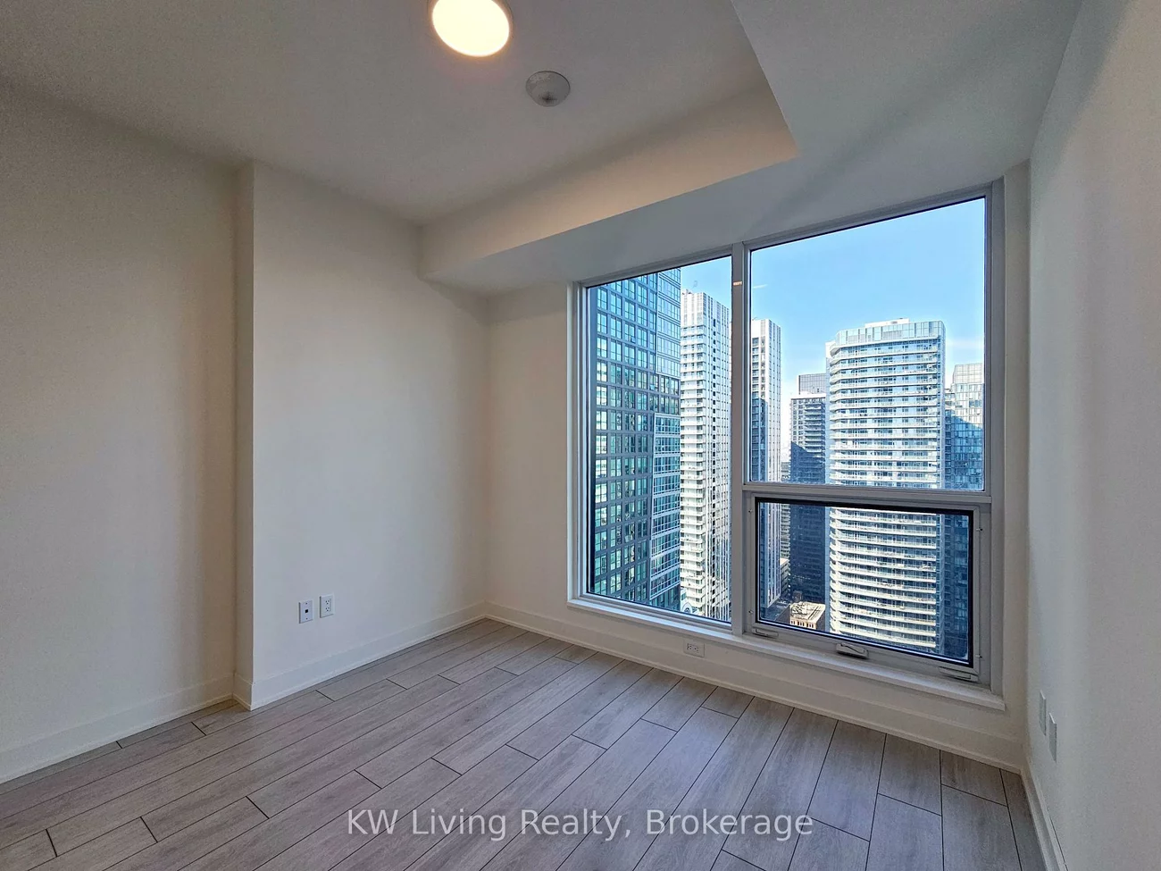 15, Mercer, Waterfront Communities C1, Toronto