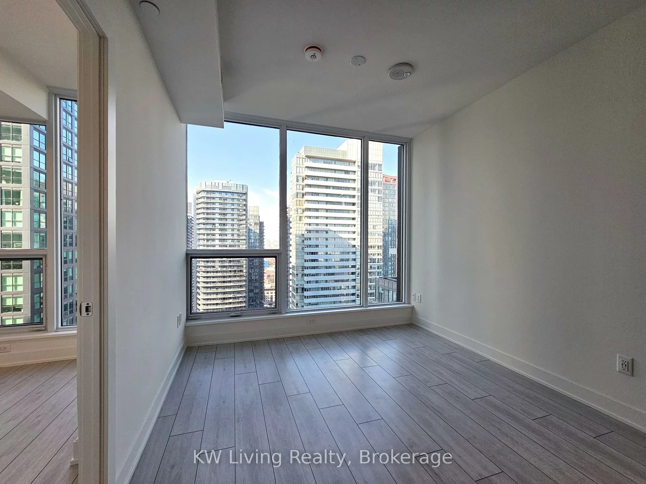 15, Mercer, Waterfront Communities C1, Toronto