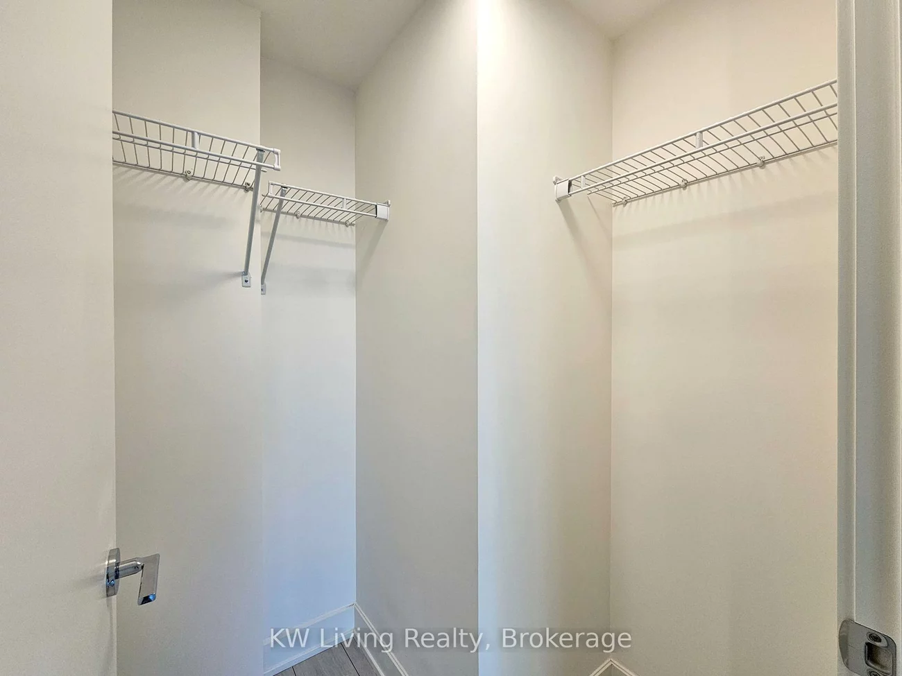 15, Mercer, Waterfront Communities C1, Toronto