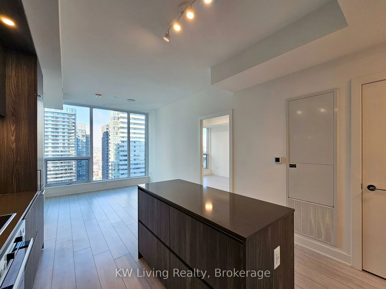 15, Mercer, Waterfront Communities C1, Toronto