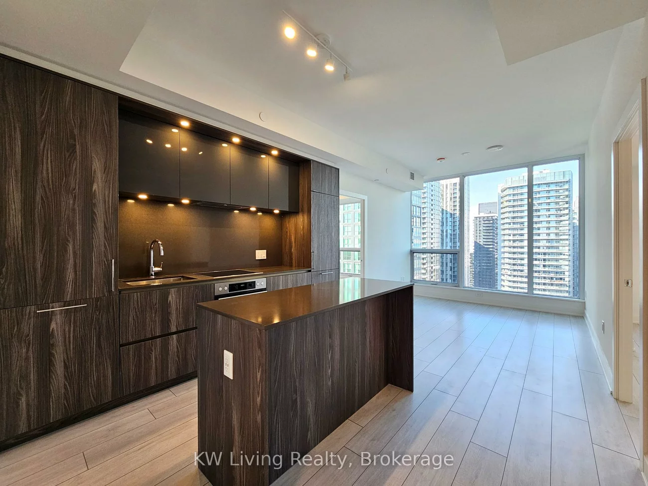 15, Mercer, Waterfront Communities C1, Toronto