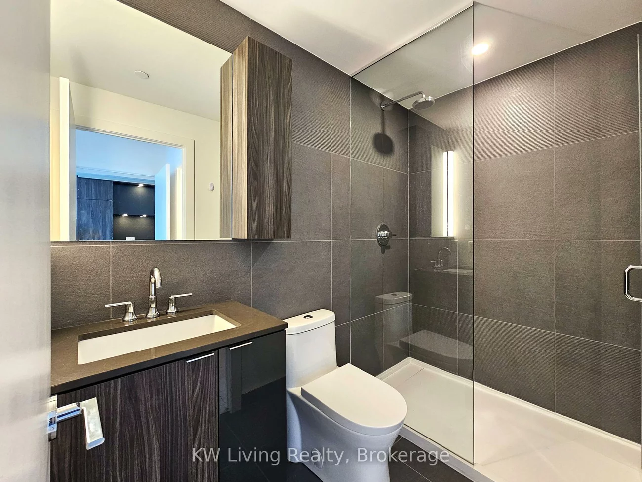 15, Mercer, Waterfront Communities C1, Toronto