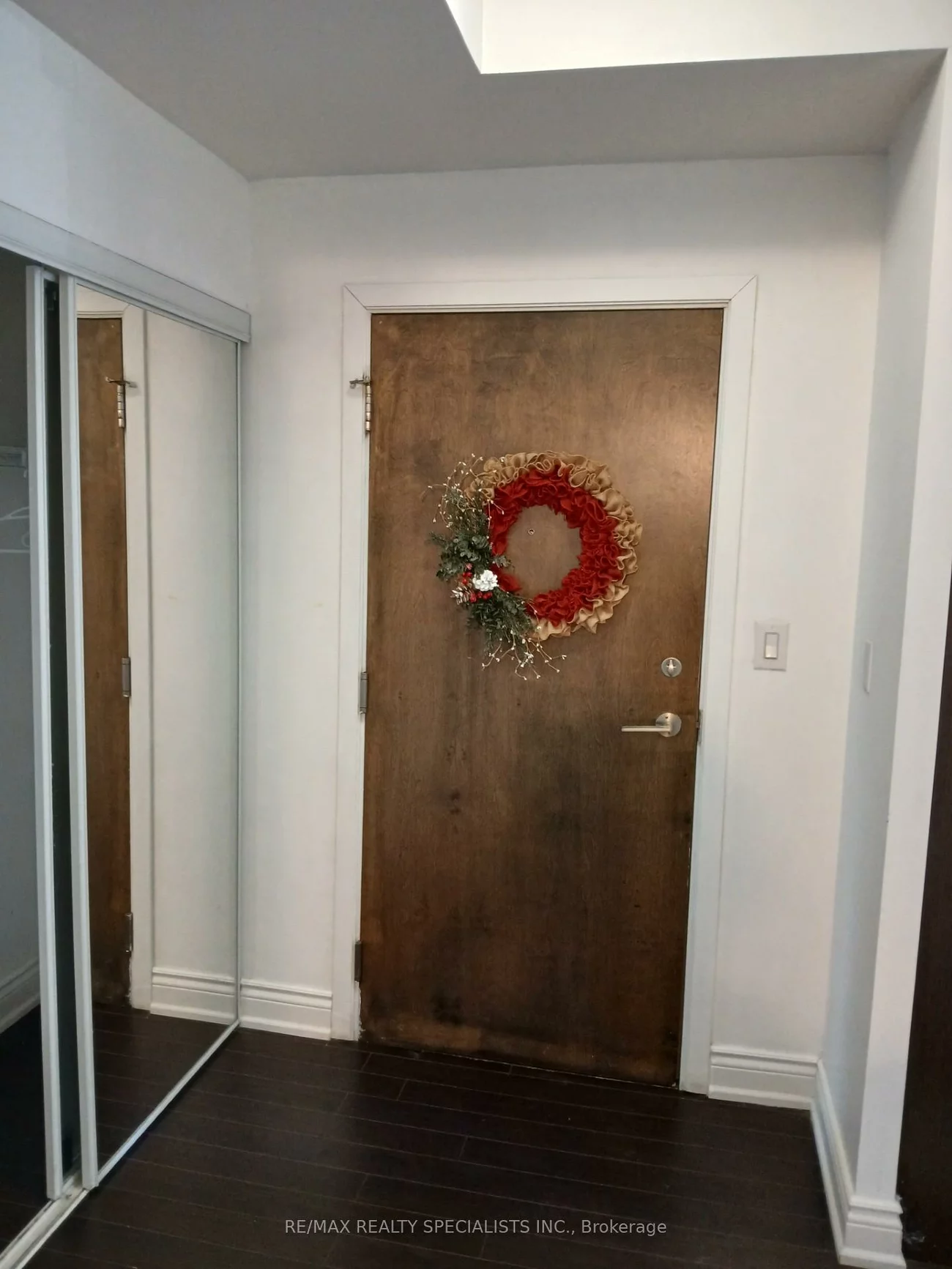 18, Harbour, Waterfront Communities C1, Toronto