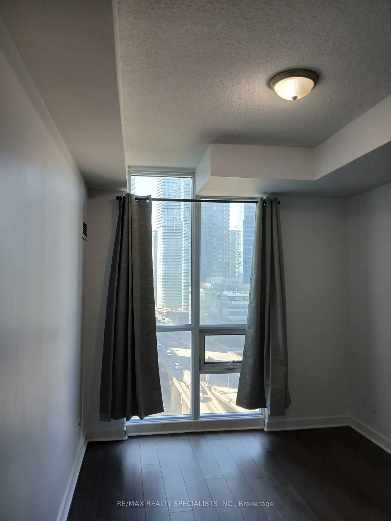 18, Harbour, Waterfront Communities C1, Toronto