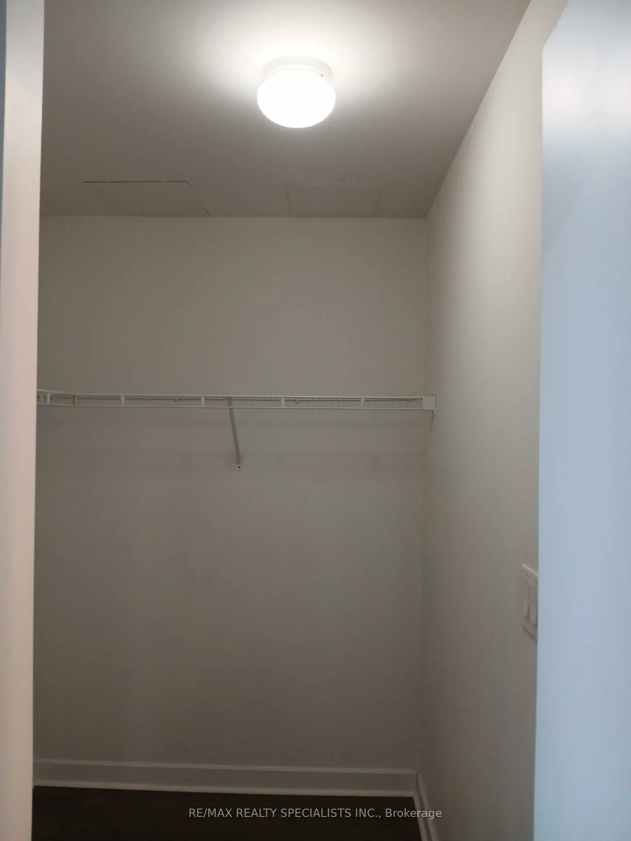 18, Harbour, Waterfront Communities C1, Toronto