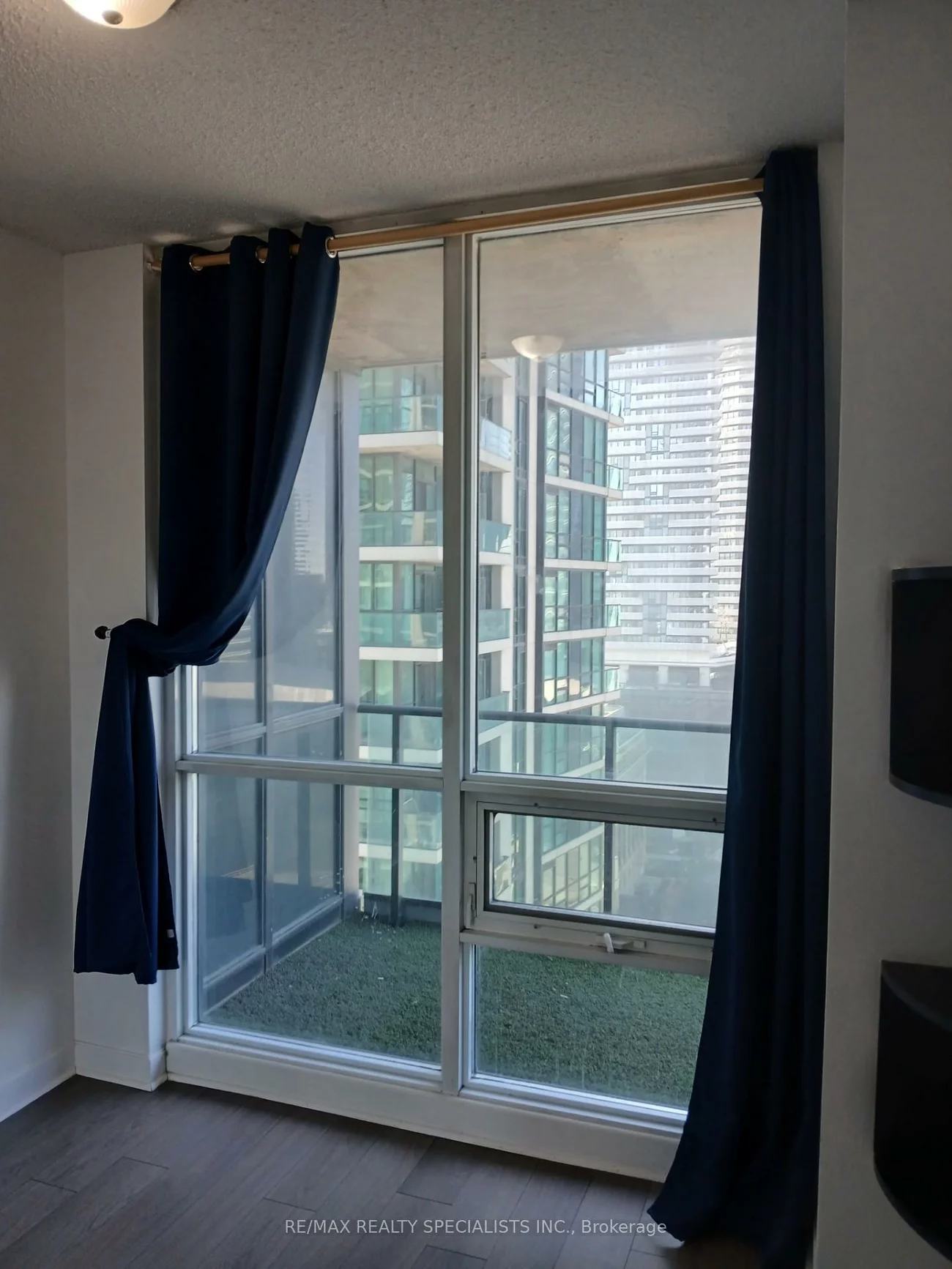 18, Harbour, Waterfront Communities C1, Toronto