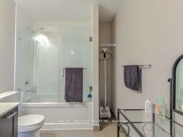 169, Fort York, Waterfront Communities C1, Toronto