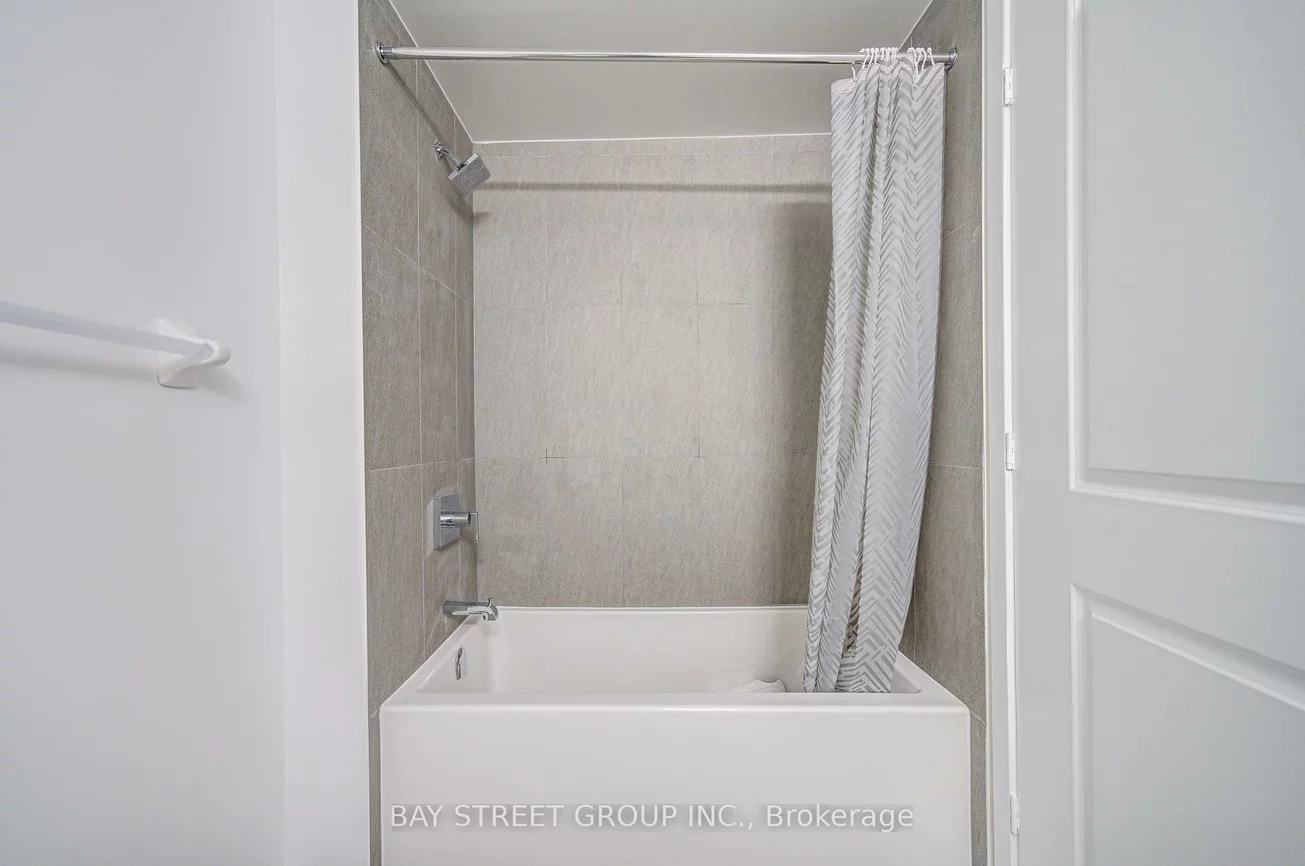 100, Dalhousie, Church-Yonge Corridor, Toronto