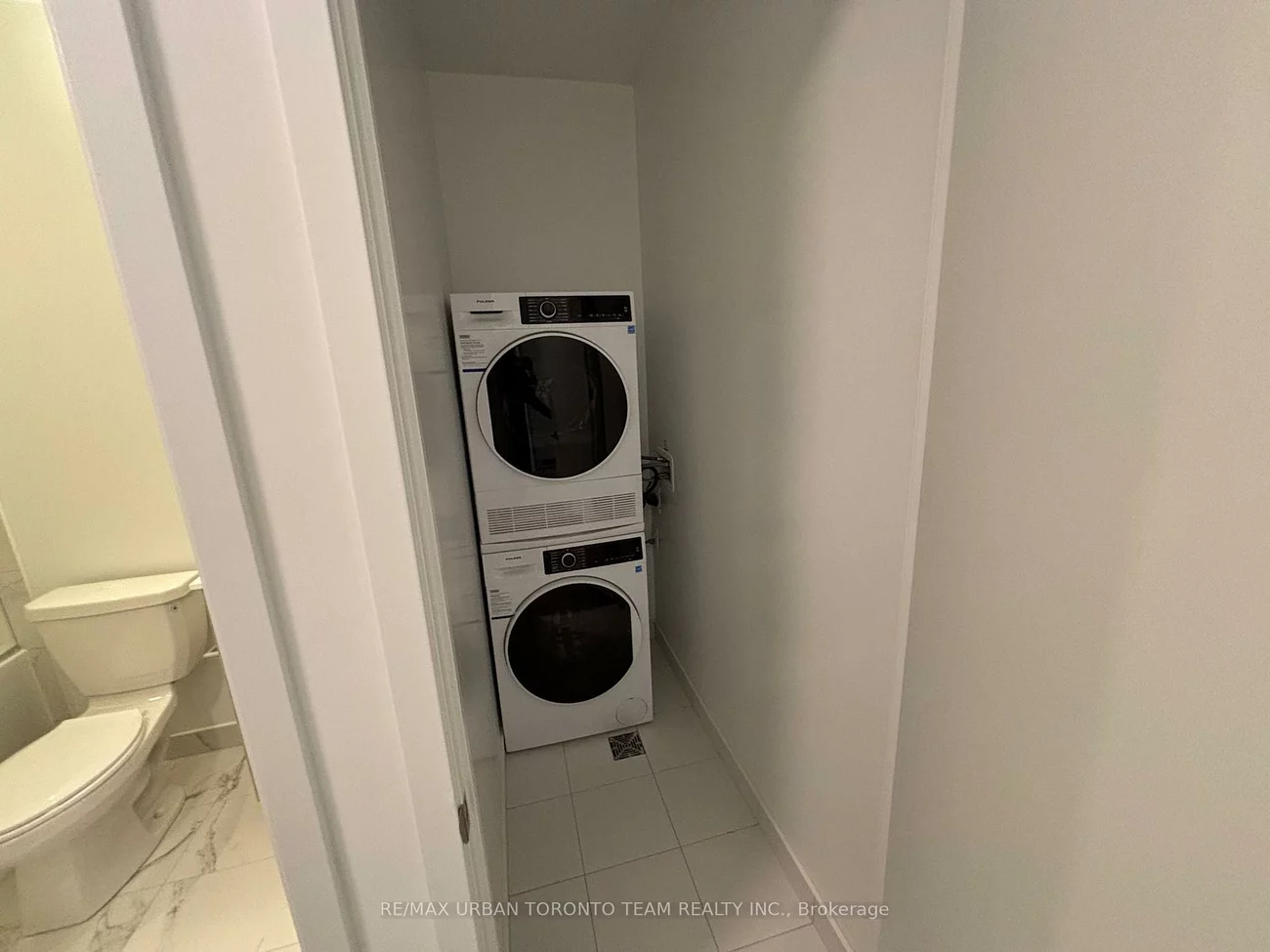 180, Front, Moss Park, Toronto