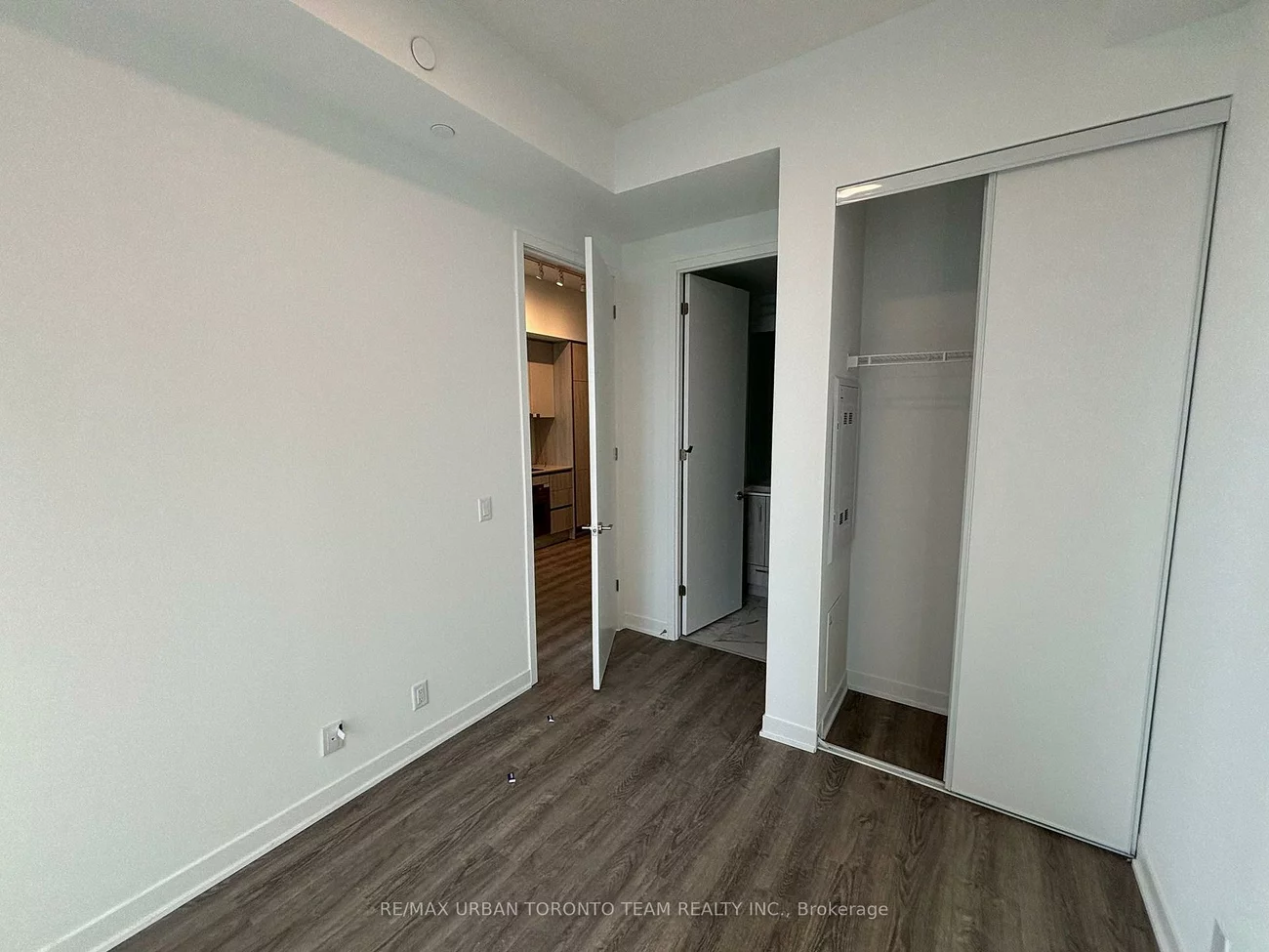 180, Front, Moss Park, Toronto