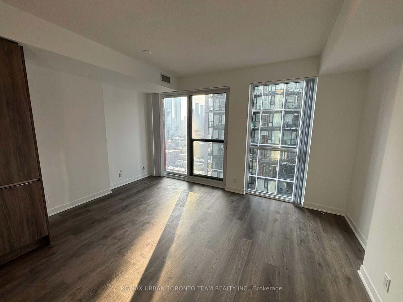 180, Front, Moss Park, Toronto