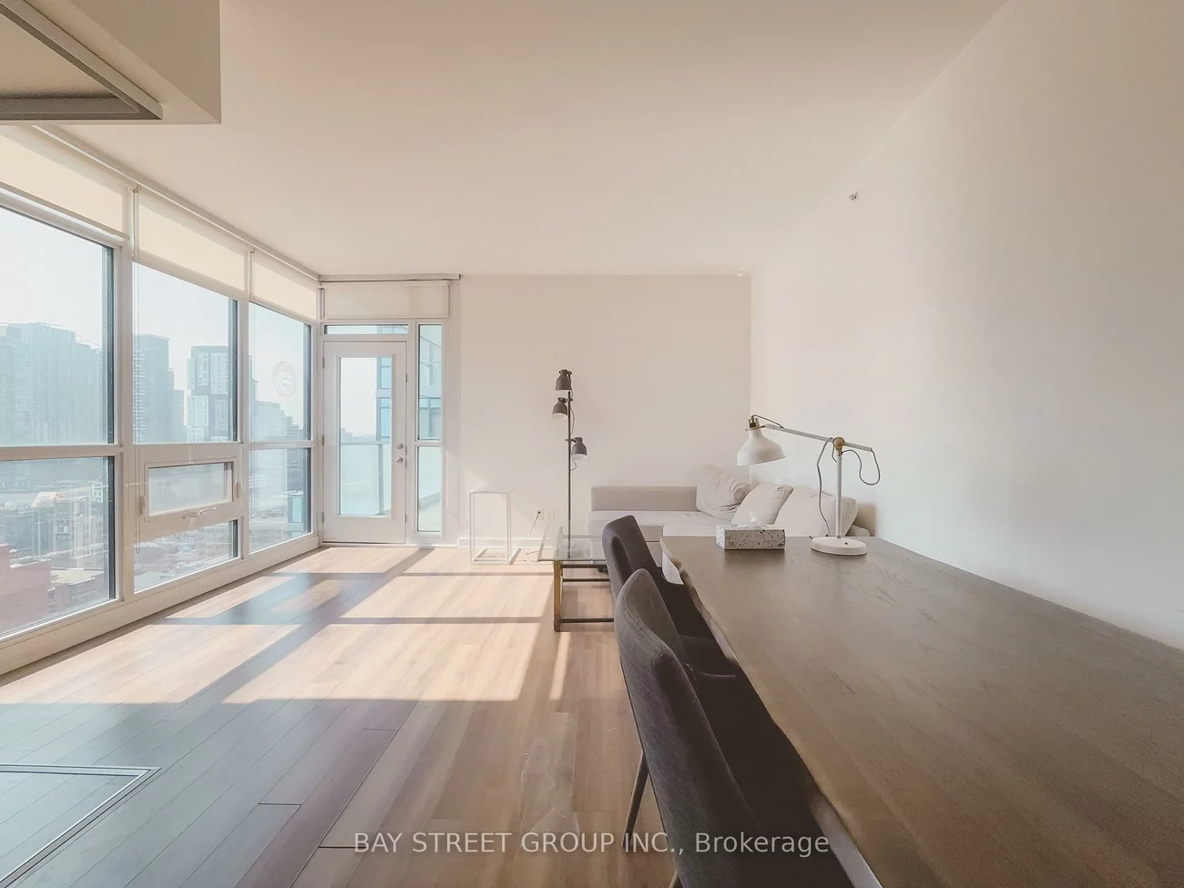 210, Simcoe, University, Toronto