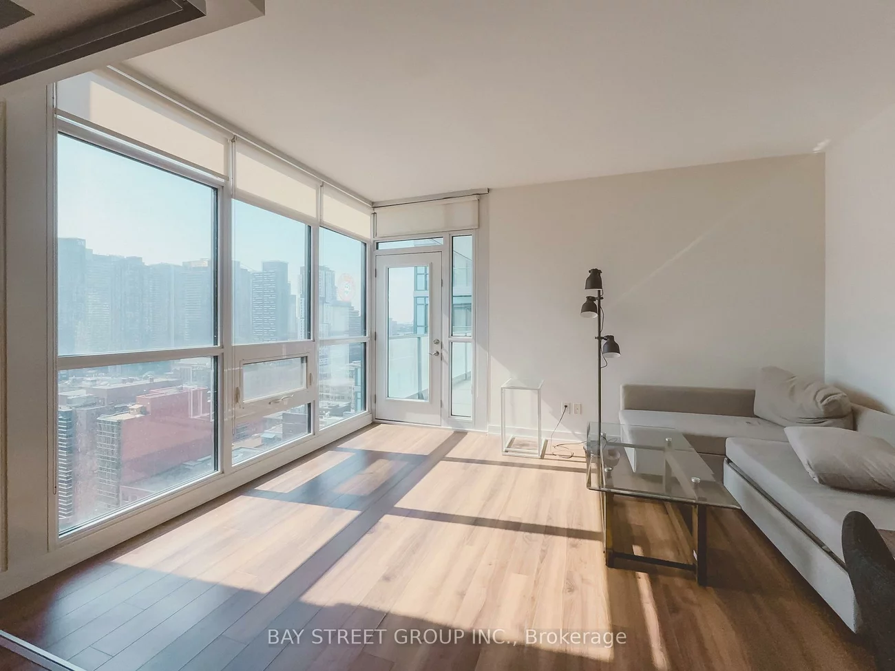 210, Simcoe, University, Toronto