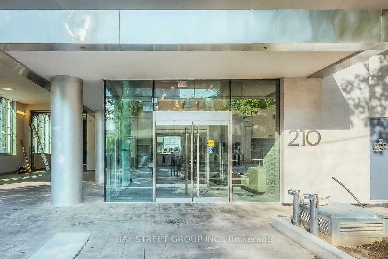 210, Simcoe, University, Toronto